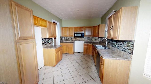 605 County ST, Suffolk, VA 23434