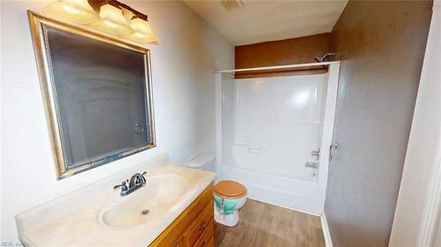 605 County ST, Suffolk, VA 23434