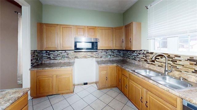 605 County ST, Suffolk, VA 23434