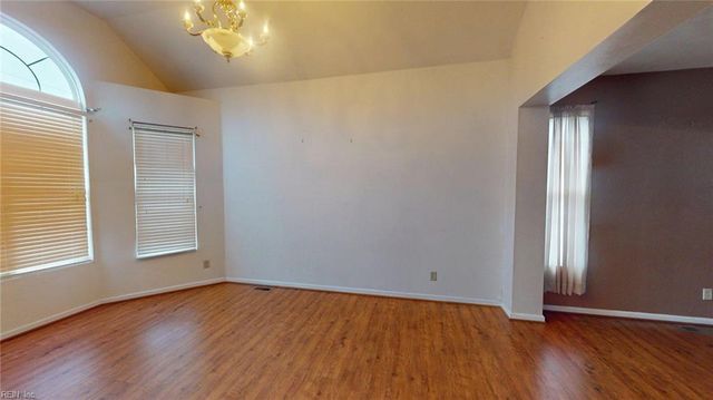 605 County ST, Suffolk, VA 23434