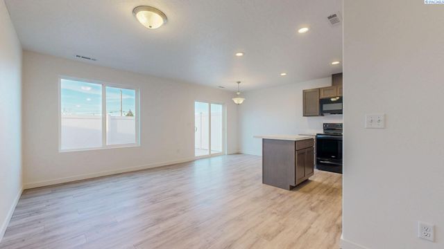 4750 W Quinault Place, Kennewick, WA 99336