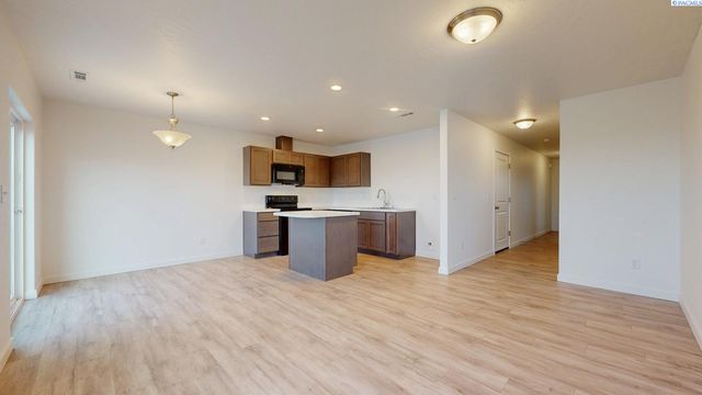 4750 W Quinault Place, Kennewick, WA 99336