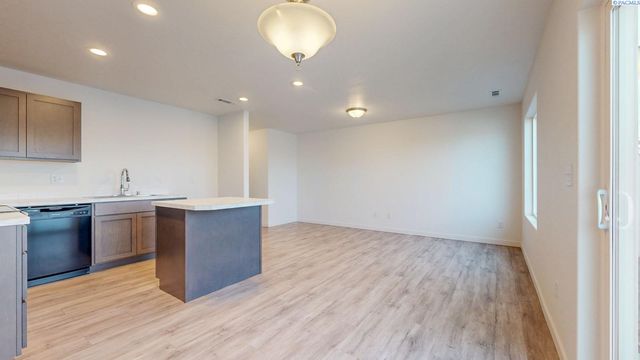 4750 W Quinault Place, Kennewick, WA 99336