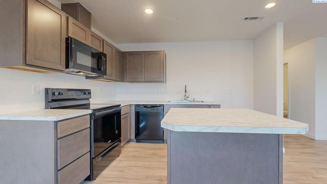 4750 W Quinault Place, Kennewick, WA 99336