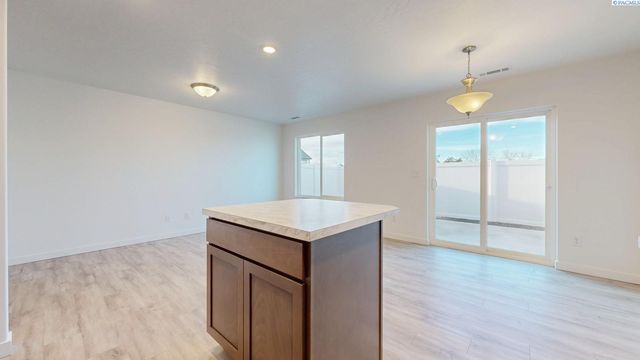4750 W Quinault Place, Kennewick, WA 99336