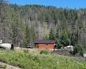 5069 J Rail Canyon Rd, Springdale, WA 99173