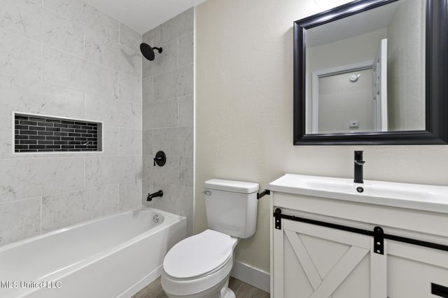 2617 State Street, Gautier, MS 39553