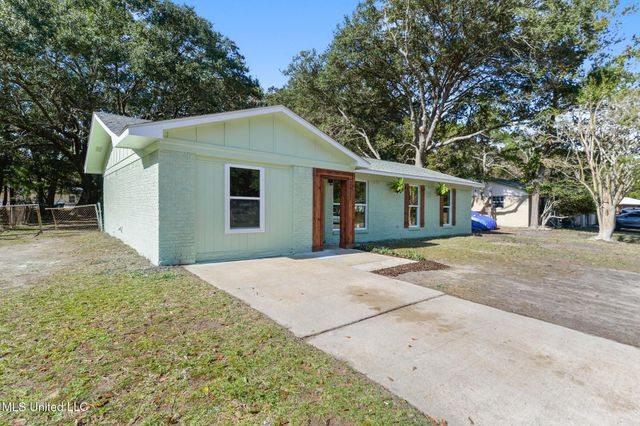 2617 State Street, Gautier, MS 39553