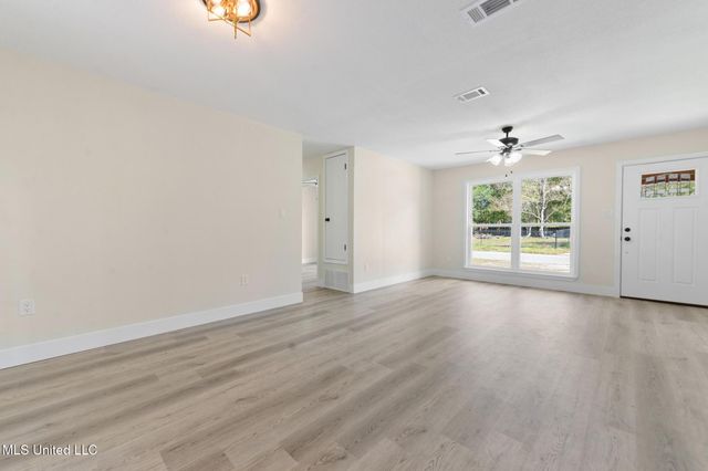 2617 State Street, Gautier, MS 39553