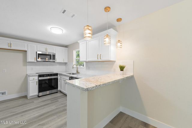 2617 State Street, Gautier, MS 39553