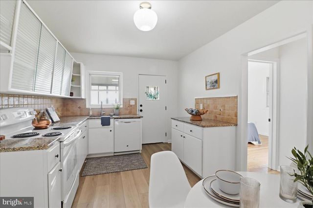 218 HERSHEY AVE, Lancaster, PA 17603