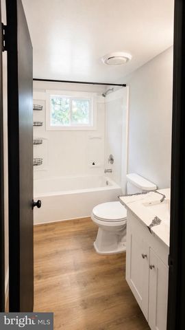 4928 SHEPHERDSTOWN RD, Martinsburg, WV 25404