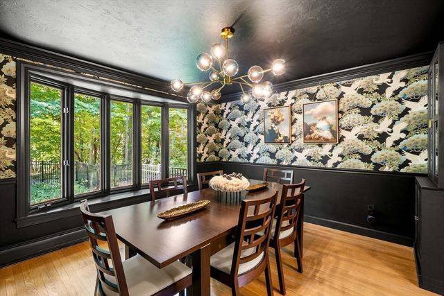 6 Lexington Cir, Holden, MA 01520