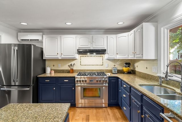 6 Lexington Cir, Holden, MA 01520