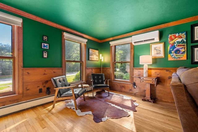 6 Lexington Cir, Holden, MA 01520