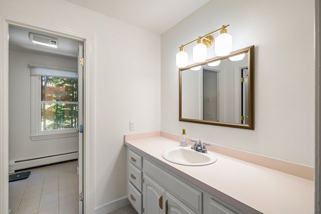 6 Lexington Cir, Holden, MA 01520