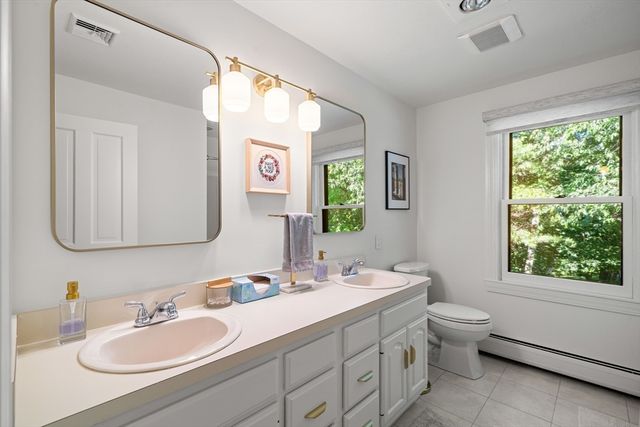6 Lexington Cir, Holden, MA 01520
