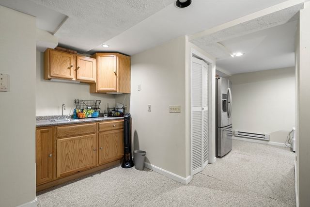 6 Lexington Cir, Holden, MA 01520