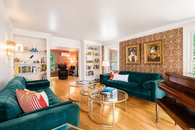 6 Lexington Cir, Holden, MA 01520