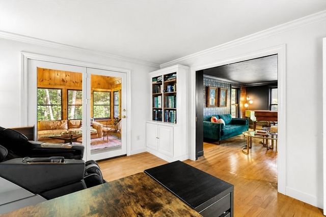 6 Lexington Cir, Holden, MA 01520