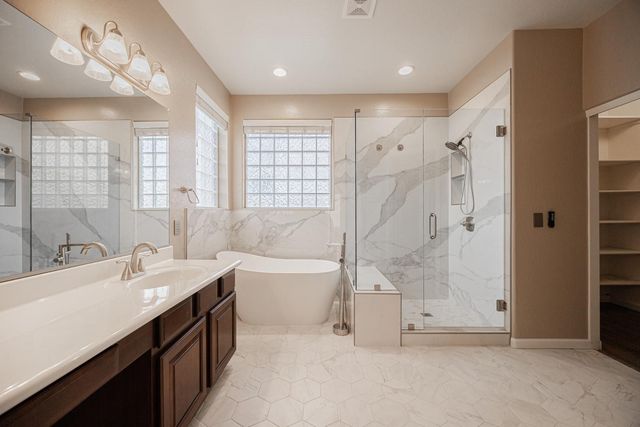 6539 W Jomax Road, Phoenix, AZ 85083