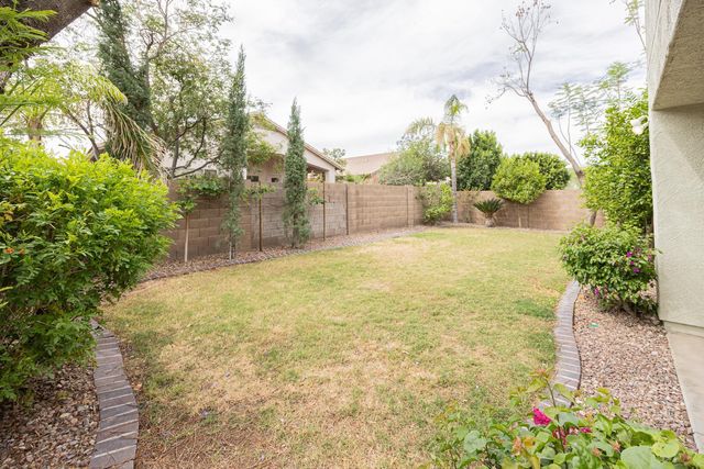 6539 W Jomax Road, Phoenix, AZ 85083