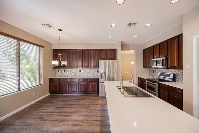 6539 W Jomax Road, Phoenix, AZ 85083