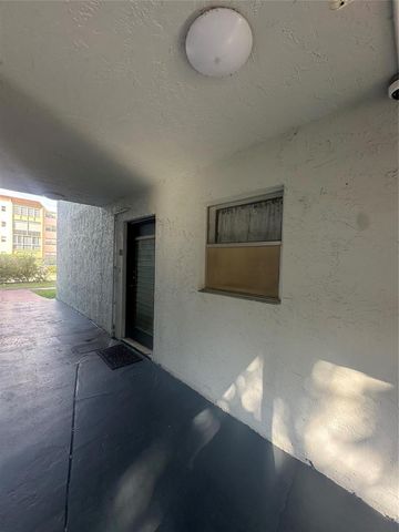 2800 Somerset Drive J107, Lauderdale Lakes, FL 33311