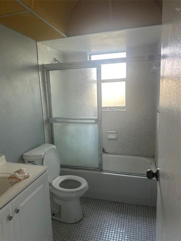 2800 Somerset Drive J107, Lauderdale Lakes, FL 33311