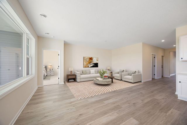 1813 Arrowhead Street, Shakopee, MN 55379