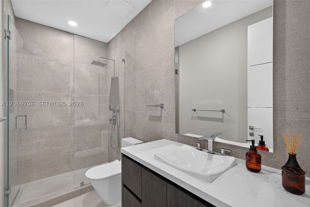 2126 Quail Roost Dr, Weston, FL 33327