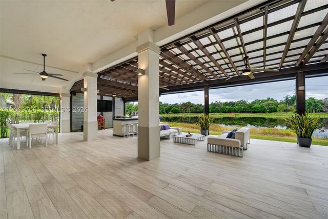 2126 Quail Roost Dr, Weston, FL 33327