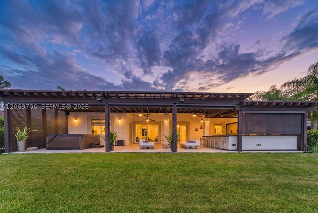 2126 Quail Roost Dr, Weston, FL 33327