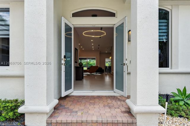 2126 Quail Roost Dr, Weston, FL 33327