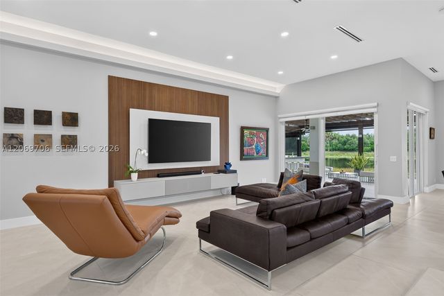 2126 Quail Roost Dr, Weston, FL 33327