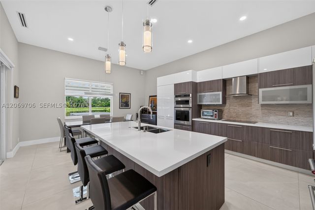 2126 Quail Roost Dr, Weston, FL 33327