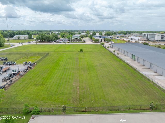 2124 W Willow Street, Scott, LA 70583