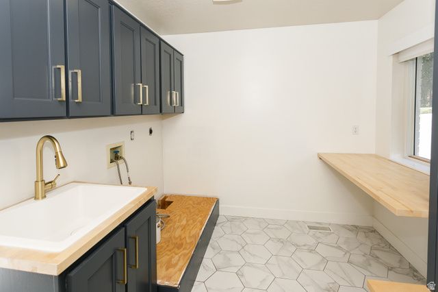 1306 N THORNFIELD RD, Kaysville, UT 84037