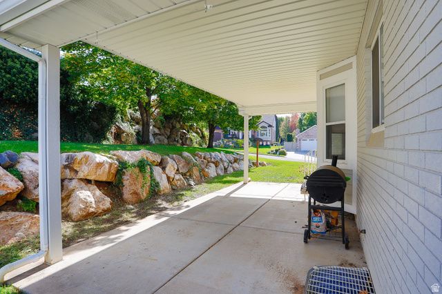 1306 N THORNFIELD RD, Kaysville, UT 84037