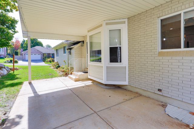 1306 N THORNFIELD RD, Kaysville, UT 84037