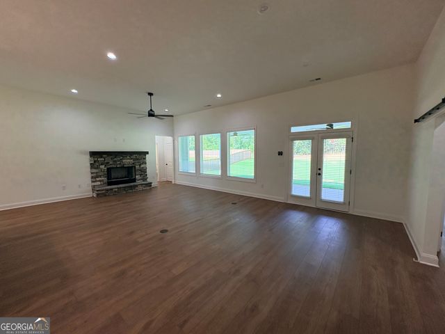 144 Tattersall Way 5-103, Senoia, GA 30276
