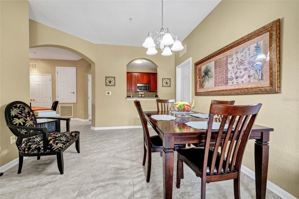 Image 11 of property listing at 4114 BREAKVIEW DR DRIVE 10602, Orlando, FL 32819