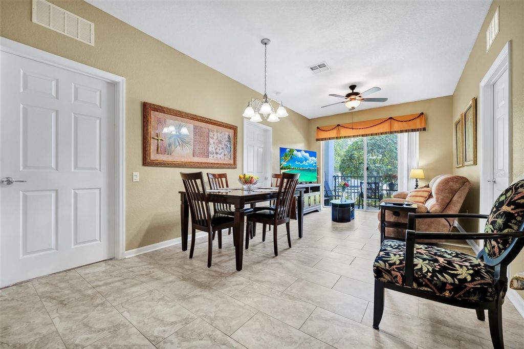 Image 12 of property listing at 4114 BREAKVIEW DR DRIVE 10602, Orlando, FL 32819