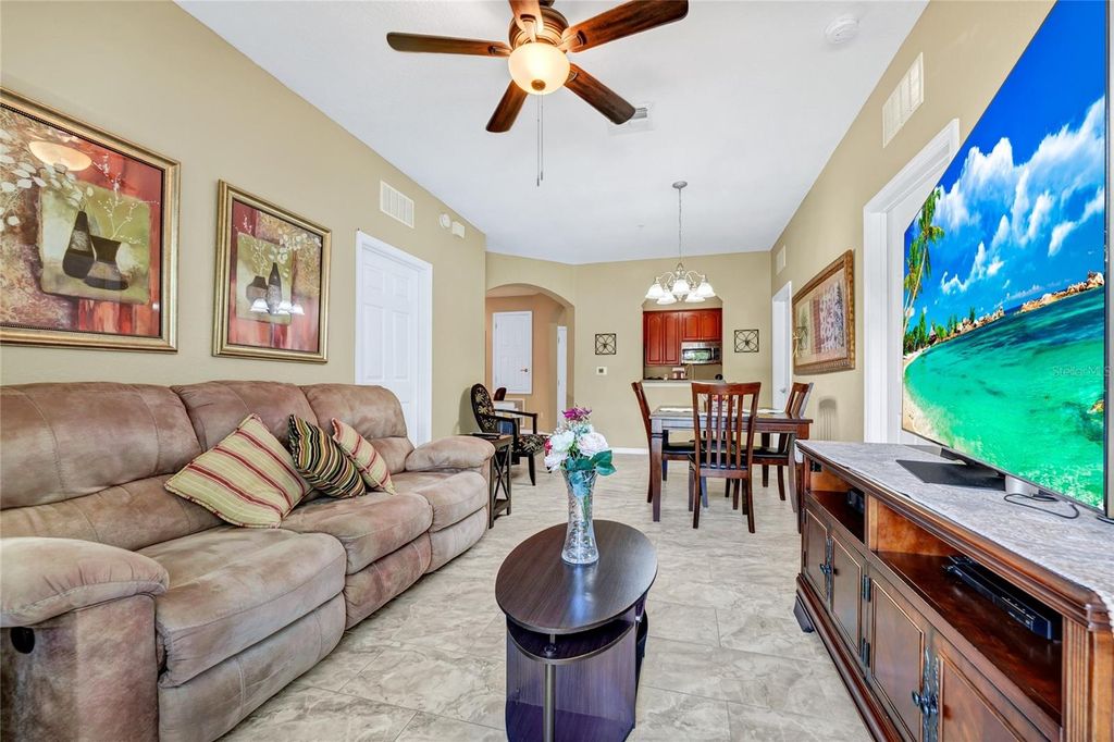 Image 13 of property listing at 4114 BREAKVIEW DR DRIVE 10602, Orlando, FL 32819