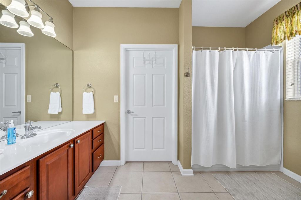Image 20 of property listing at 4114 BREAKVIEW DR DRIVE 10602, Orlando, FL 32819