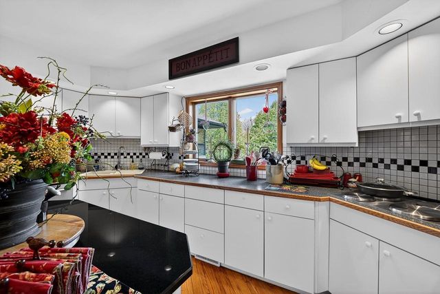 321 Sauk Creek Drive, Madison, WI 53717