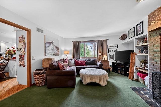 321 Sauk Creek Drive, Madison, WI 53717