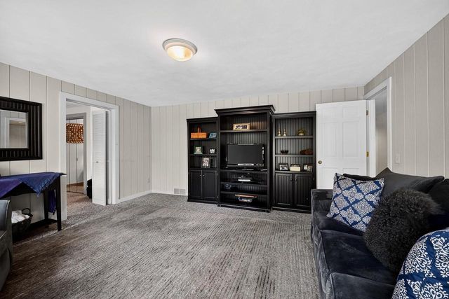 321 Sauk Creek Drive, Madison, WI 53717