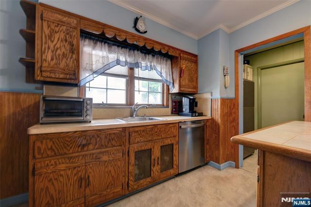 15-14 Bellair Avenue, Fair Lawn, NJ 07410