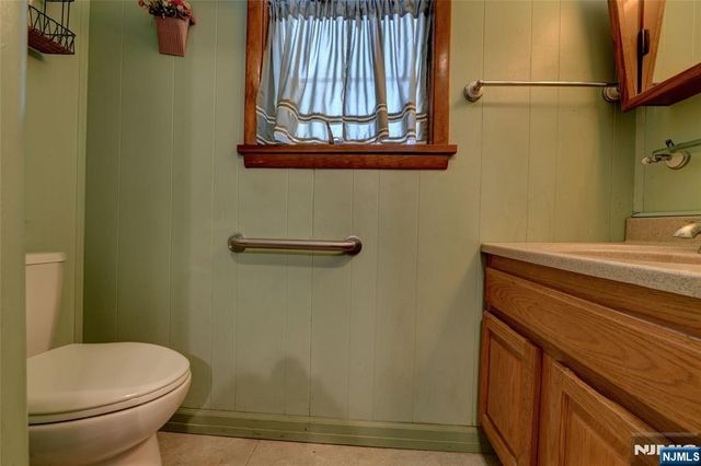 15-14 Bellair Avenue, Fair Lawn, NJ 07410